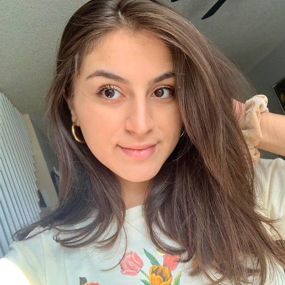 Meet your Posher, Melissa - Picture 1 of 1